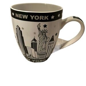 New York Skyline Mug - Black and White